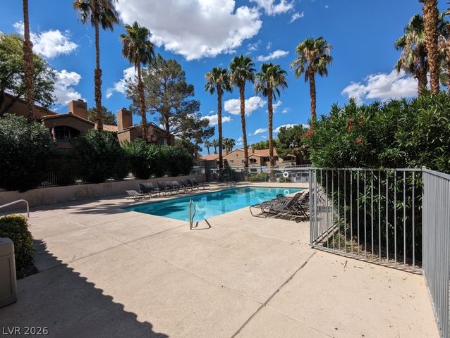 240 Mission Catalina Lane 206, Las Vegas, NV 89107