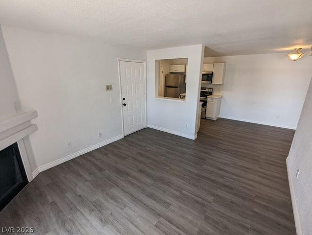 240 Mission Catalina Lane 206, Las Vegas, NV 89107