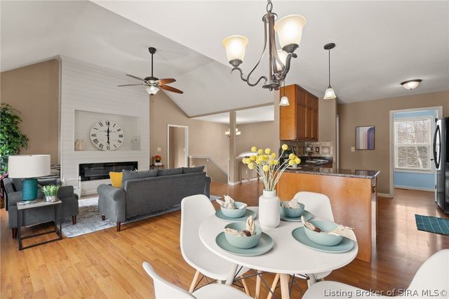 100 Hodge Drive, Clarksville, IN 47129