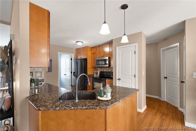 100 Hodge Drive, Clarksville, IN 47129