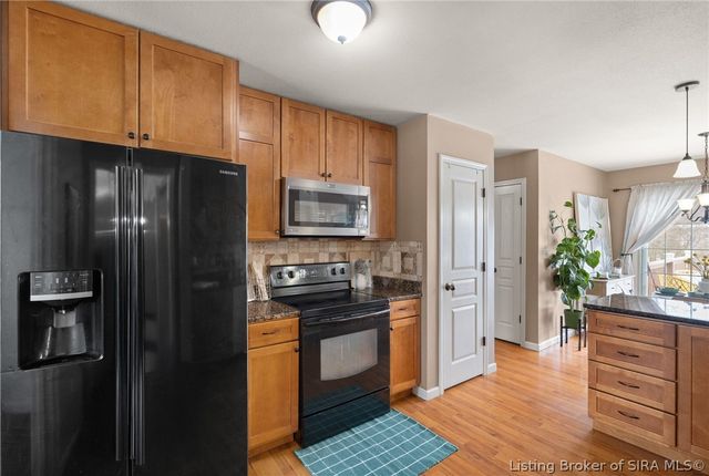 100 Hodge Drive, Clarksville, IN 47129