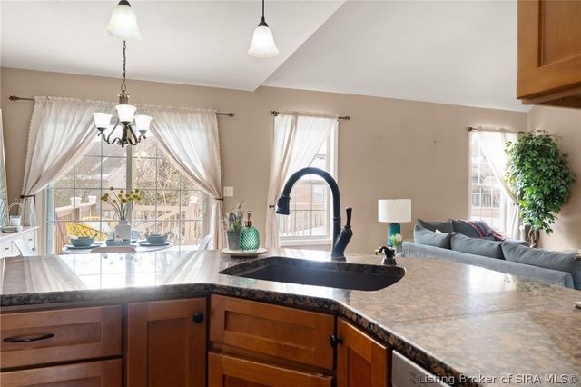 100 Hodge Drive, Clarksville, IN 47129