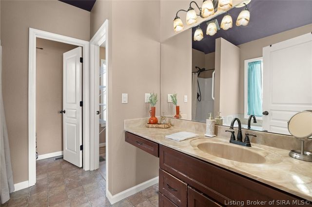 100 Hodge Drive, Clarksville, IN 47129