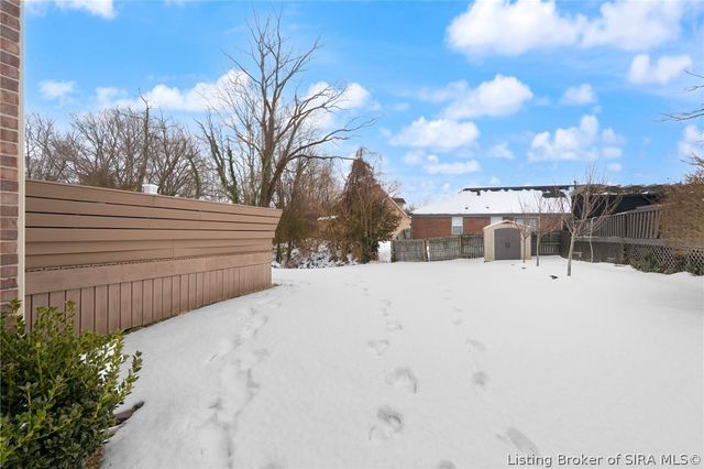 100 Hodge Drive, Clarksville, IN 47129