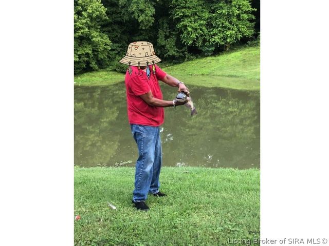 100 Hodge Drive, Clarksville, IN 47129