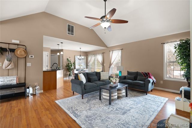 100 Hodge Drive, Clarksville, IN 47129