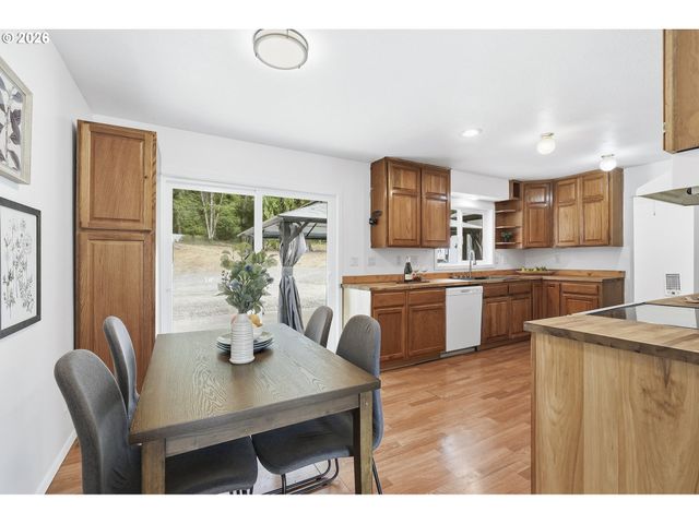 15741 S GILCHRIST Rd, Mulino, OR 97042