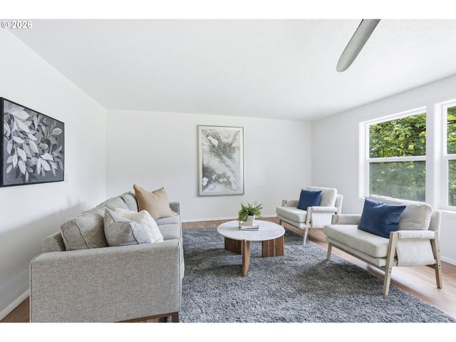 15741 S GILCHRIST Rd, Mulino, OR 97042