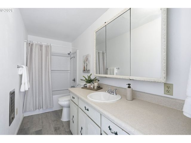 15741 S GILCHRIST Rd, Mulino, OR 97042
