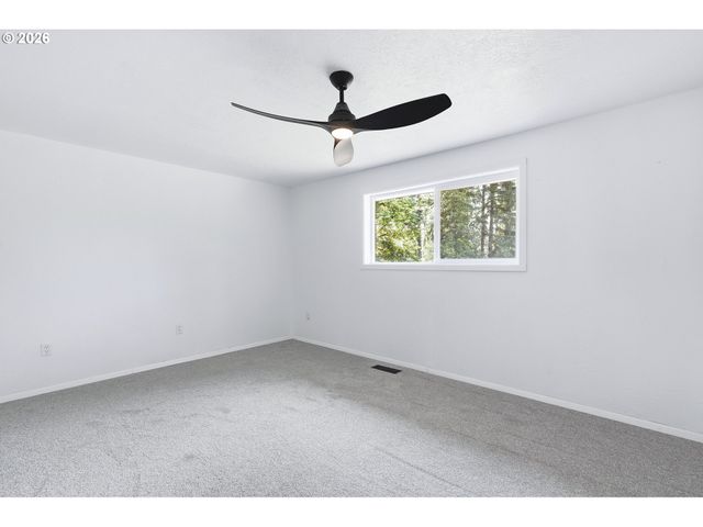 15741 S GILCHRIST Rd, Mulino, OR 97042