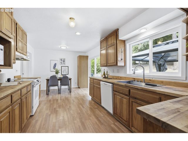 15741 S GILCHRIST Rd, Mulino, OR 97042