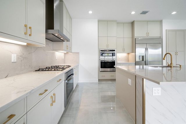 8561 Crystal Downs Avenue, Boca Raton, FL 33434