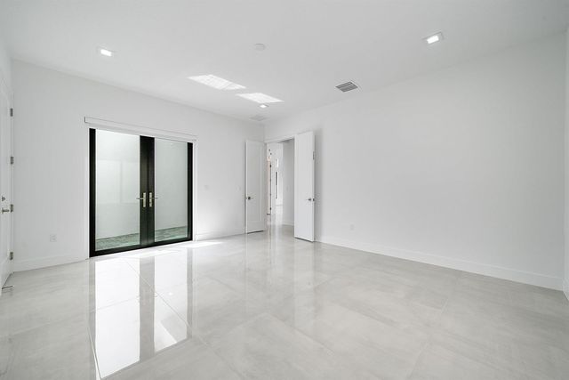 8561 Crystal Downs Avenue, Boca Raton, FL 33434