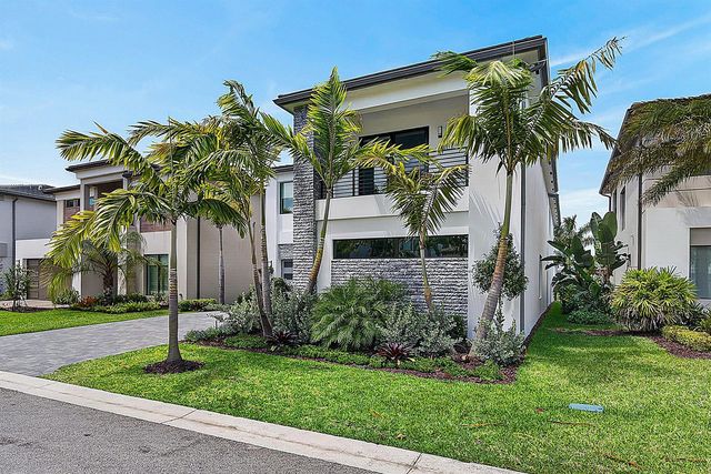 8561 Crystal Downs Avenue, Boca Raton, FL 33434
