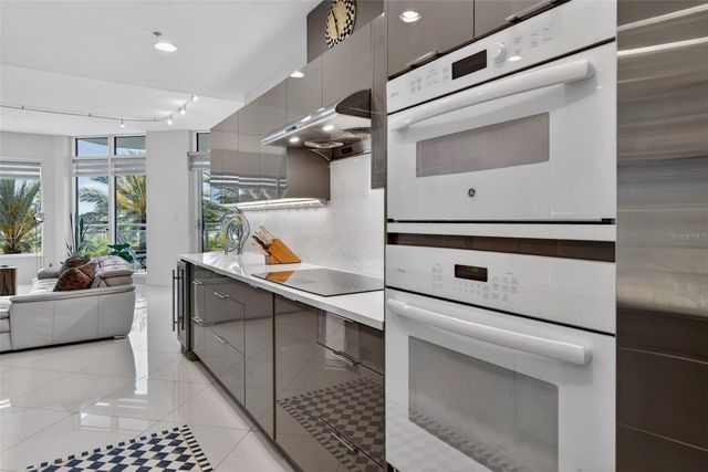 340 S PALM AVENUE 14, Sarasota, FL 34236