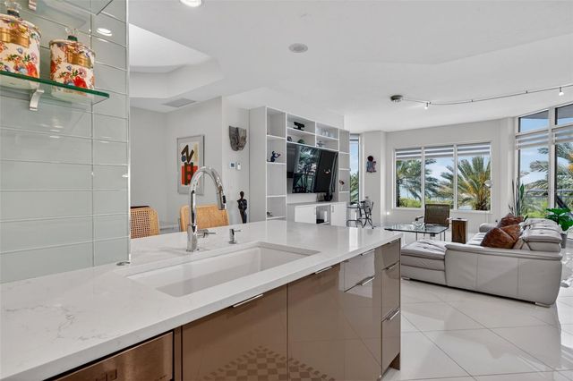 340 S PALM AVENUE 14, Sarasota, FL 34236