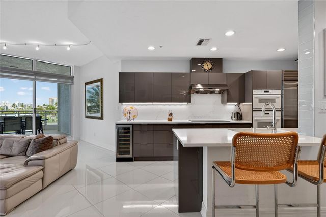 340 S PALM AVENUE 14, Sarasota, FL 34236