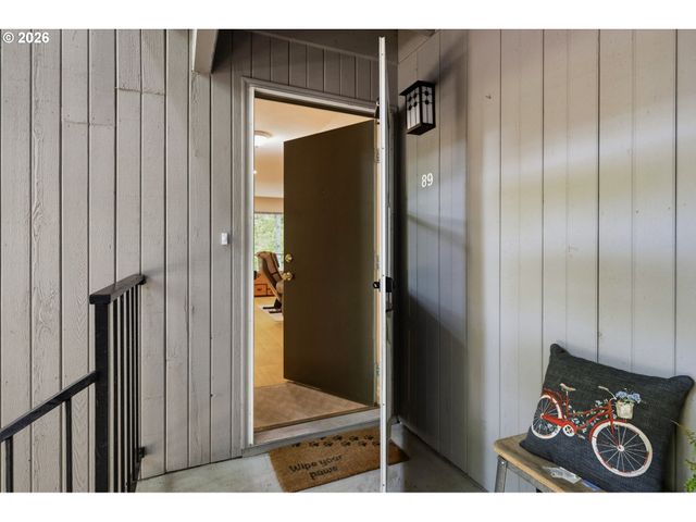 4000 CARMAN Dr F89, Lake Oswego, OR 97035