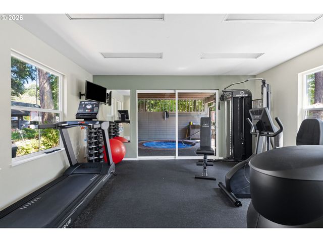 4000 CARMAN Dr F89, Lake Oswego, OR 97035