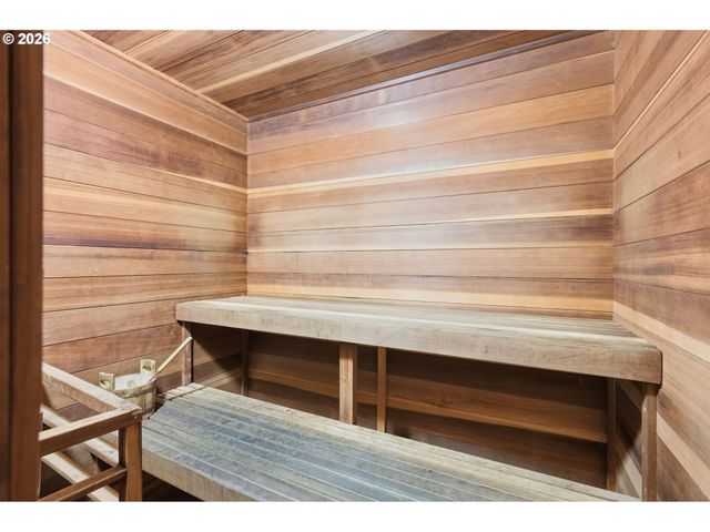 4000 CARMAN Dr F89, Lake Oswego, OR 97035