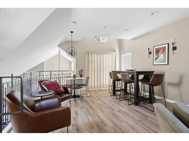 4000 CARMAN Dr F89, Lake Oswego, OR 97035