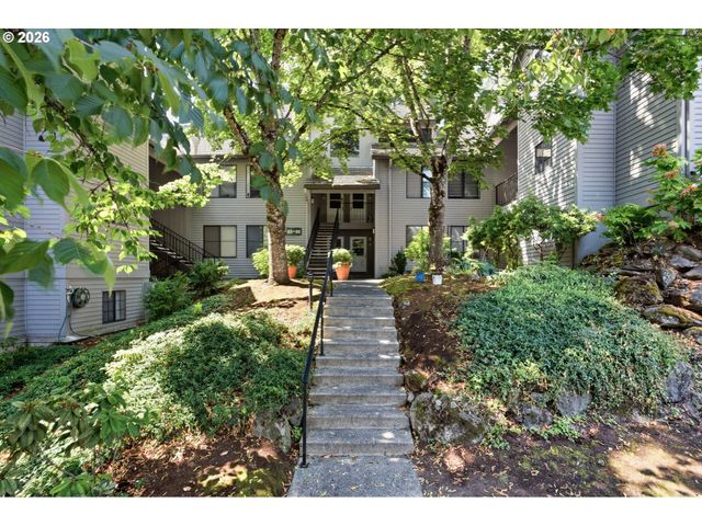 4000 CARMAN Dr F89, Lake Oswego, OR 97035