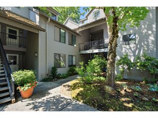 4000 CARMAN Dr F89, Lake Oswego, OR 97035