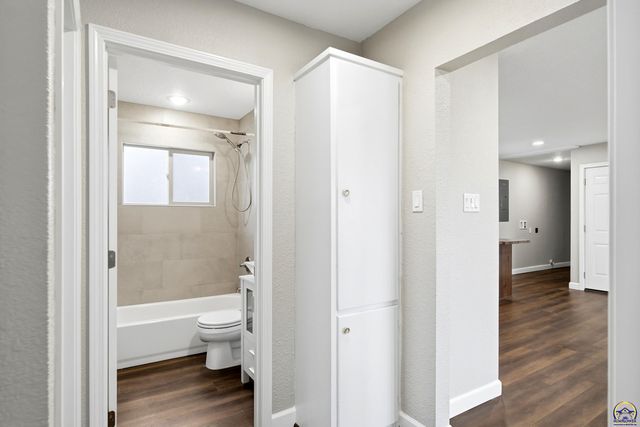 3545 SW Devon AVE, Topeka, KS 66611