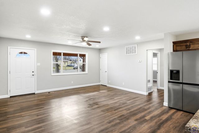 3545 SW Devon AVE, Topeka, KS 66611