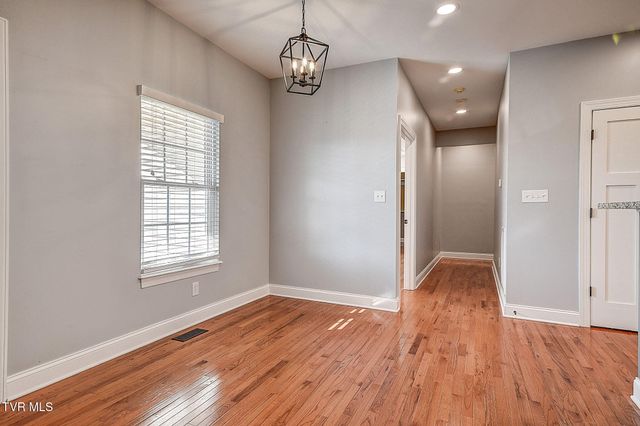 442 Grovemont Place, Piney Flats, TN 37686