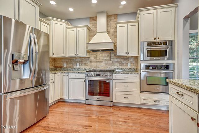 442 Grovemont Place, Piney Flats, TN 37686