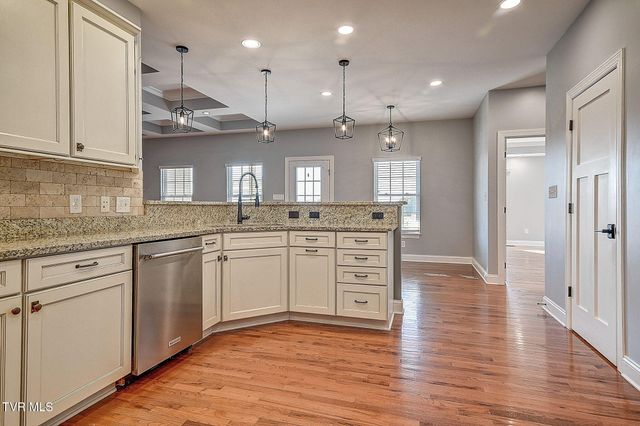442 Grovemont Place, Piney Flats, TN 37686