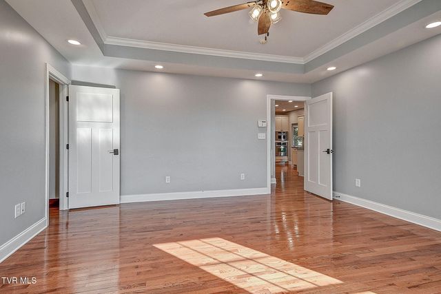 442 Grovemont Place, Piney Flats, TN 37686