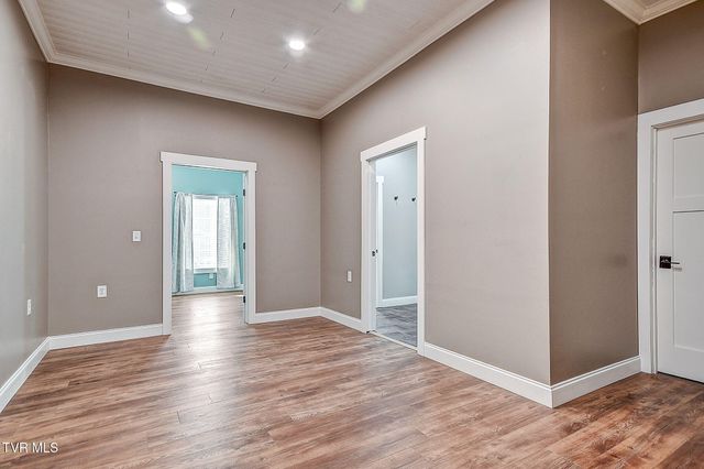 442 Grovemont Place, Piney Flats, TN 37686