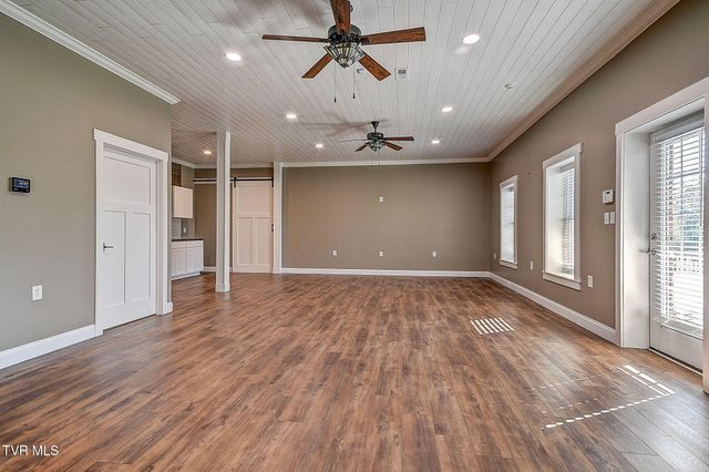 442 Grovemont Place, Piney Flats, TN 37686