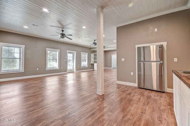 442 Grovemont Place, Piney Flats, TN 37686