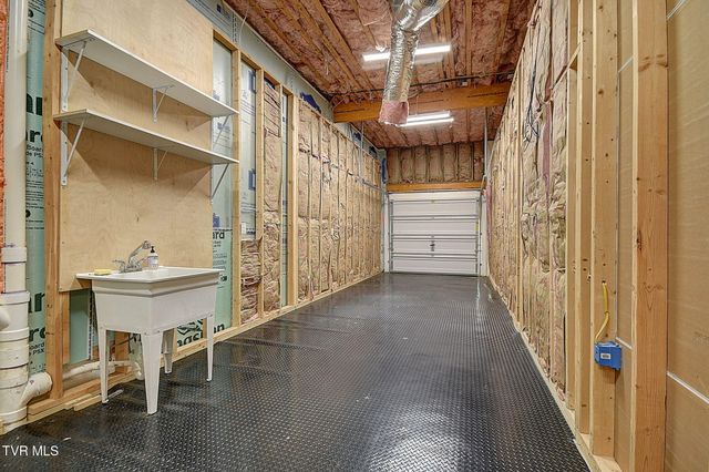 442 Grovemont Place, Piney Flats, TN 37686