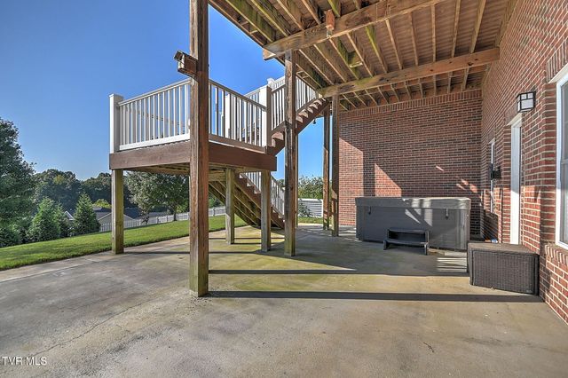 442 Grovemont Place, Piney Flats, TN 37686