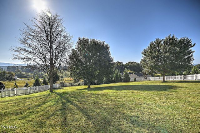 442 Grovemont Place, Piney Flats, TN 37686