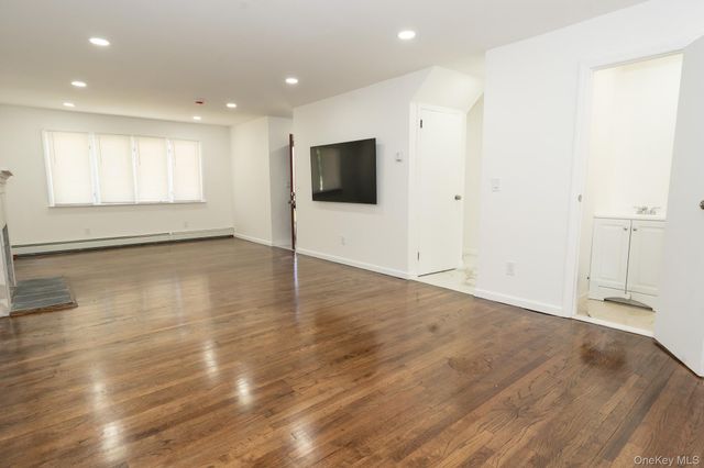 981 Connetquot Avenue, Central Islip, NY 11722