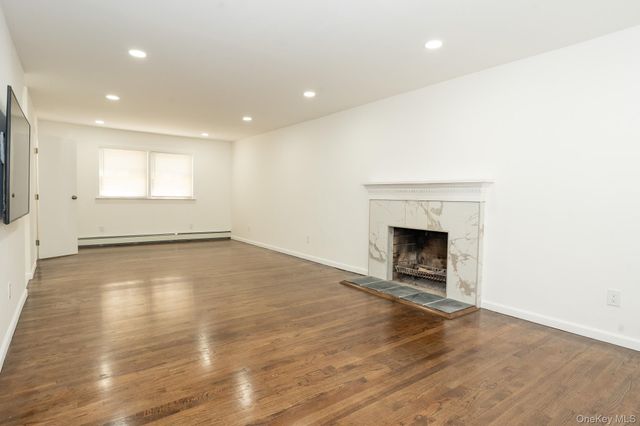 981 Connetquot Avenue, Central Islip, NY 11722