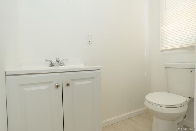 981 Connetquot Avenue, Central Islip, NY 11722