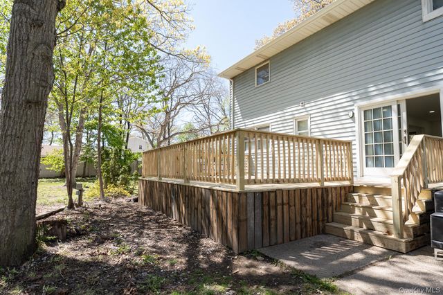 981 Connetquot Avenue, Central Islip, NY 11722