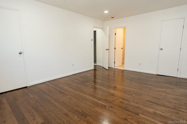 981 Connetquot Avenue, Central Islip, NY 11722