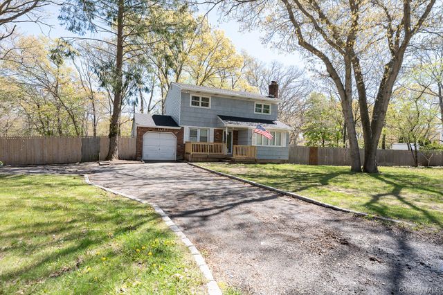 981 Connetquot Avenue, Central Islip, NY 11722