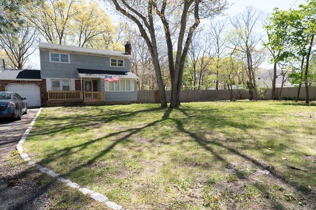 981 Connetquot Avenue, Central Islip, NY 11722