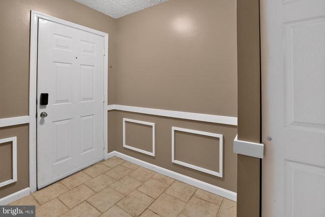 702 DEER RUN, Norristown, PA 19403
