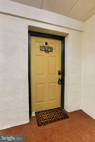 702 DEER RUN, Norristown, PA 19403