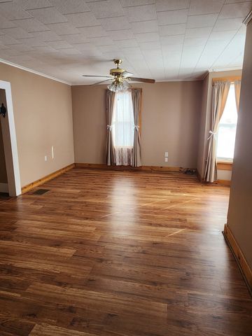 37 Barclay Street, Lowell, MA 01851