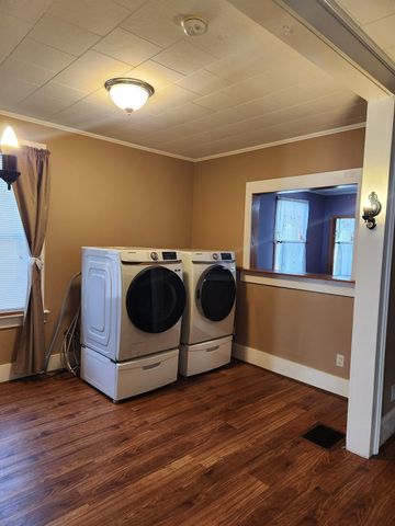 37 Barclay Street, Lowell, MA 01851